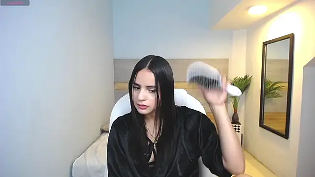 heidy hoiss online show from February 2025 07:38:01 PM