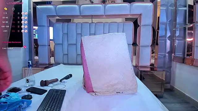 Snapshot of samantasm chatting on February 2025 09:13:02 AM samantasm online show from February 2025 09:13:02 AM