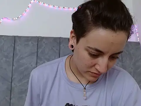 Snapshot of linda_33 chatting on September 2025 04:51:01 PM linda 33 online show from September 2025 04:51:01 PM