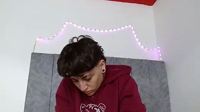 Snapshot of linda_33 chatting on September 2025 02:52:02 PM linda 33 online show from September 2025 02:52:02 PM