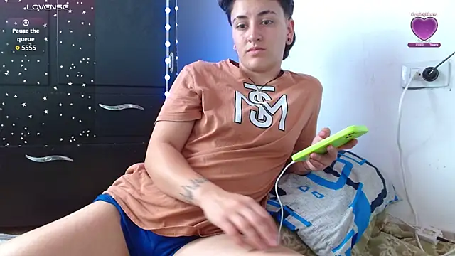 Snapshot of linda_33 chatting on September 2025 06:13:02 PM linda 33 online show from September 2025 06:13:02 PM