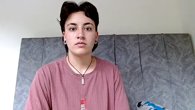 Snapshot of linda_33 chatting on October 2025 09:02:01 PM linda 33 online show from October 2025 09:02:01 PM