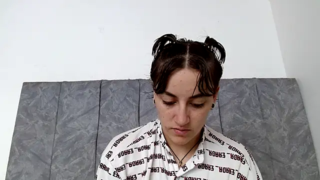 Snapshot of linda_33 chatting on October 2025 07:23:01 PM linda 33 online show from October 2025 07:23:01 PM