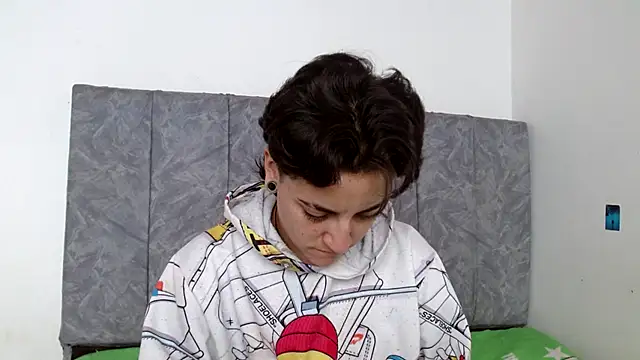 Snapshot of linda_33 chatting on November 2025 03:24:02 PM linda 33 online show from November 2025 03:24:02 PM