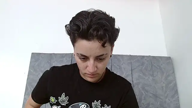 Snapshot of linda_33 chatting on November 2025 02:59:02 PM linda 33 online show from November 2025 02:59:02 PM