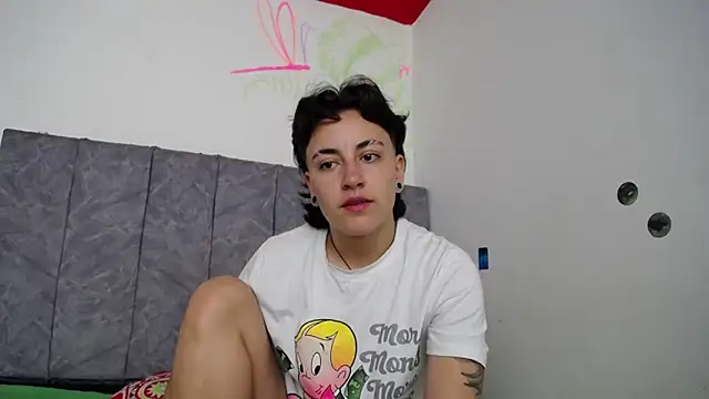 Snapshot of linda_33 chatting on November 2025 04:00:01 PM linda 33 online show from November 2025 04:00:01 PM