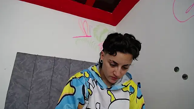 Snapshot of linda_33 chatting on December 2025 06:57:02 PM linda 33 online show from December 2025 06:57:02 PM