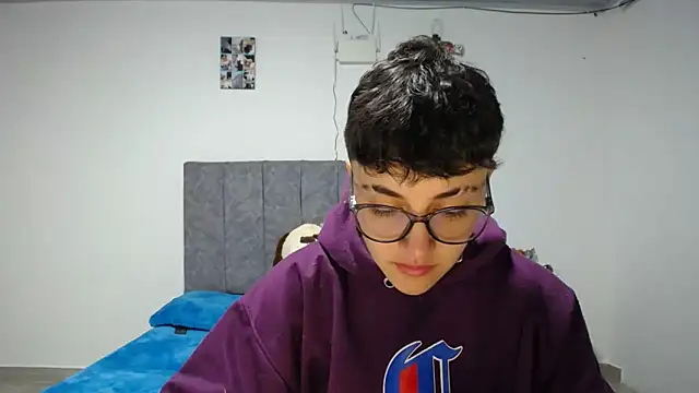 linda 33 online show from April 2026 02:27:01 AM