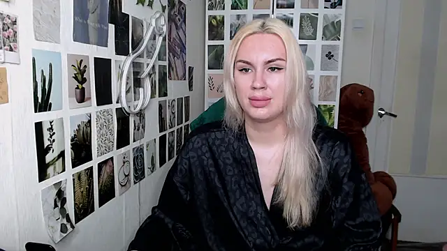 Snapshot of CapriScorpion chatting on October 2025 12:16:01 PM CapriScorpion online show from October 2025 12:16:01 PM