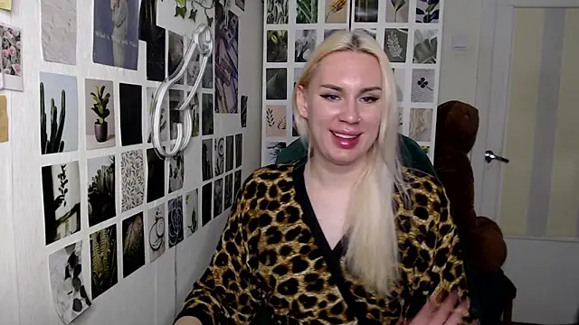 Snapshot of CapriScorpion chatting on October 2025 05:41:02 PM CapriScorpion online show from October 2025 05:41:02 PM