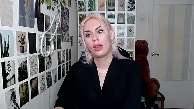 Snapshot of CapriScorpion chatting on November 2025 10:36:01 AM CapriScorpion online show from November 2025 10:36:01 AM