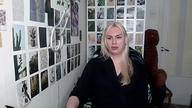 Snapshot of CapriScorpion chatting on November 2025 03:23:01 PM CapriScorpion online show from November 2025 03:23:01 PM