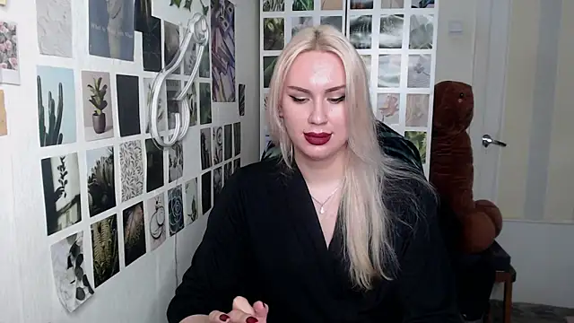 Snapshot of CapriScorpion chatting on November 2025 11:09:01 AM CapriScorpion online show from November 2025 11:09:01 AM