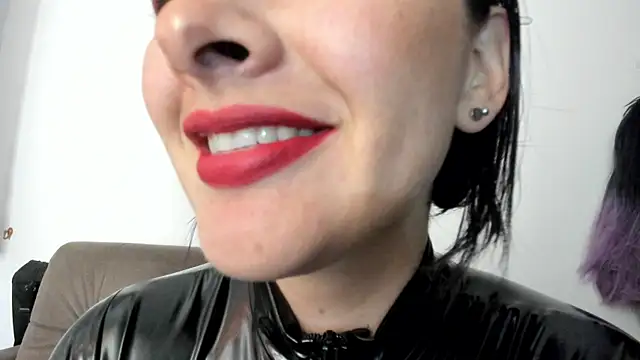 Snapshot of queen_fetish chatting on January 2025 11:15:01 PM queen fetish online show from January 2025 11:15:01 PM