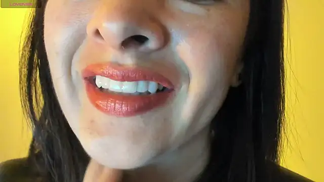 Snapshot of queen_fetish chatting on October 2025 10:25:01 AM queen fetish online show from October 2025 10:25:01 AM