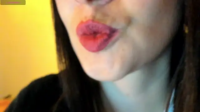 Snapshot of queen_fetish chatting on October 2025 10:34:02 AM queen fetish online show from October 2025 10:34:02 AM