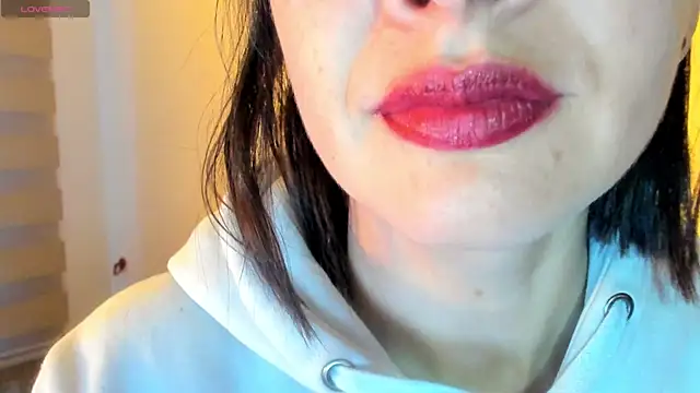 Snapshot of queen_fetish chatting on October 2025 10:38:02 AM queen fetish online show from October 2025 10:38:02 AM