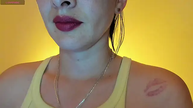 Snapshot of queen_fetish chatting on November 2025 10:43:01 PM queen fetish online show from November 2025 10:43:01 PM