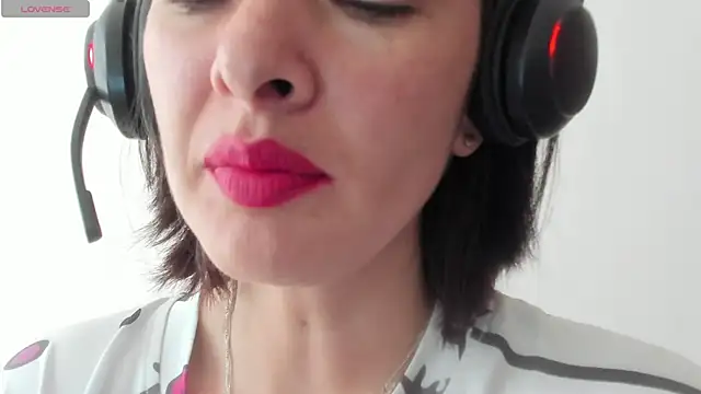 Snapshot of queen_fetish chatting on November 2025 12:48:01 PM queen fetish online show from November 2025 12:48:01 PM