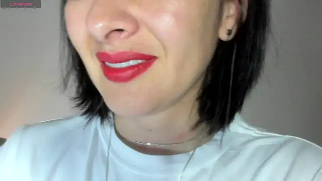 Snapshot of queen_fetish chatting on December 2025 12:47:02 PM queen fetish online show from December 2025 12:47:02 PM