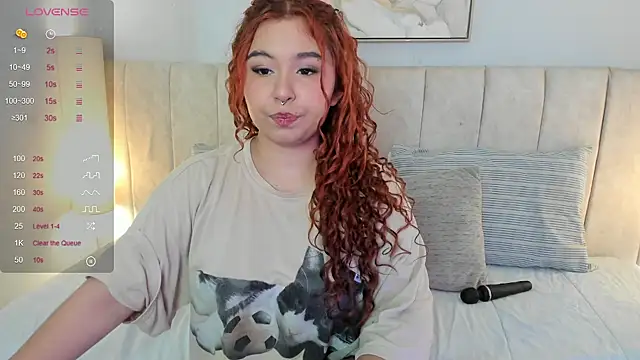 Snapshot of Atenea_cuteee chatting on October 2025 07:11:01 PM Atenea cuteee online show from October 2025 07:11:01 PM