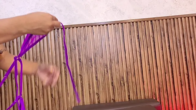 Snapshot of evelynjohnsoon chatting on November 2025 11:47:01 AM evelynjohnsoon online show from November 2025 11:47:01 AM