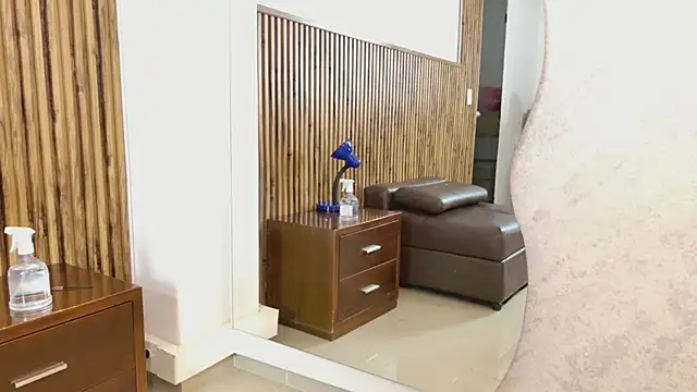 Snapshot of evelynjohnsoon chatting on November 2025 11:53:01 AM evelynjohnsoon online show from November 2025 11:53:01 AM