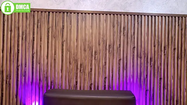 evelynjohnsoon online show from April 2026 02:10:01 PM