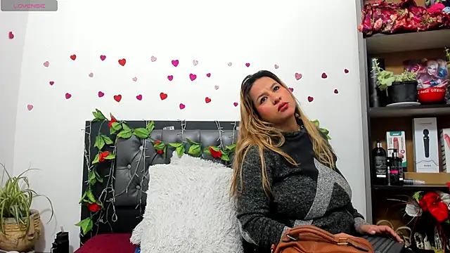 Snapshot of hazel_34 chatting on October 2025 08:20:02 AM hazel 34 online show from October 2025 08:20:02 AM