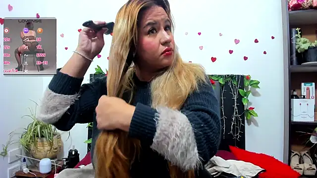 Snapshot of hazel_34 chatting on October 2025 08:27:02 AM hazel 34 online show from October 2025 08:27:02 AM