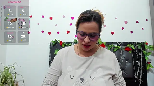 Snapshot of hazel_34 chatting on November 2025 08:35:02 AM hazel 34 online show from November 2025 08:35:02 AM