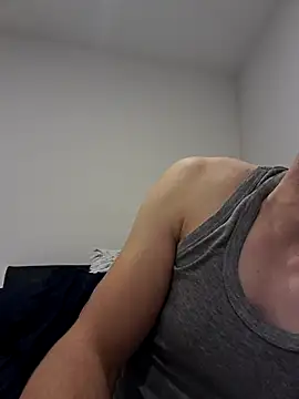 Snapshot of suarez1235 chatting on November 2025 05:26:02 PM suarez1235 online show from November 2025 05:26:02 PM