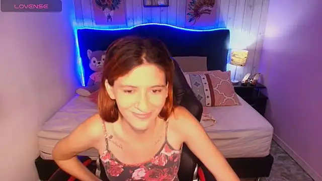Snapshot of julieth_love_ chatting on May 2026 04:02:02 PM julieth love online show from May 2026 04:02:02 PM