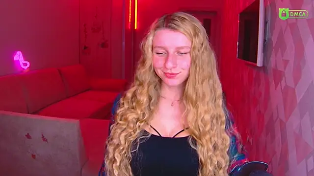 Snapshot of AmaliaQueen chatting on November 2025 03:26:02 PM AmaliaQueen online show from November 2025 03:26:02 PM