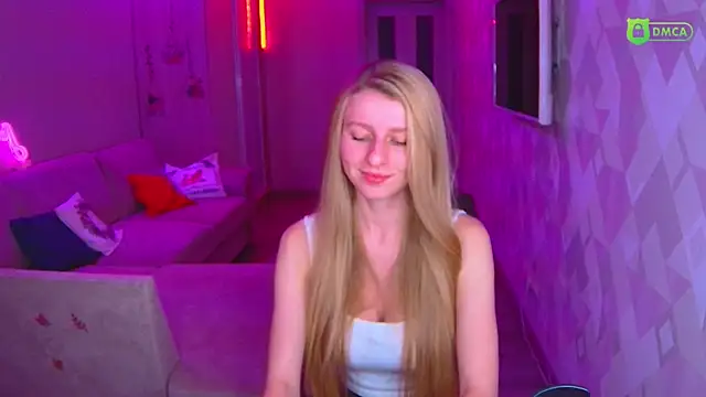 Snapshot of AmaliaQueen chatting on December 2025 04:03:01 PM AmaliaQueen online show from December 2025 04:03:01 PM