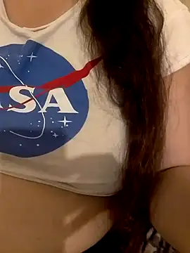 Snapshot of Zanoba-16 chatting on November 2025 09:59:01 PM Zanoba-16 online show from November 2025 09:59:01 PM