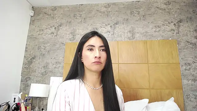 JainaRogers online show from November 2025 05:53:01 PM