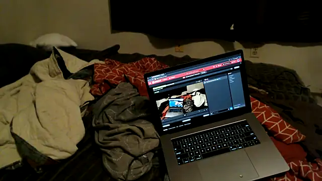 CreamyAustin online show from December 2025 01:44:01 AM