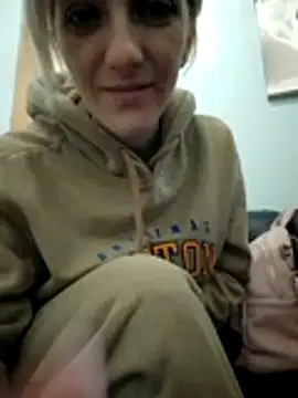 Snapshot of RileyLanna chatting on November 2025 03:38:01 AM RileyLanna online show from November 2025 03:38:01 AM