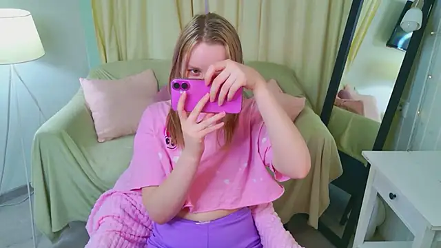 Beatrica Klein online show from April 2026 03:05:01 PM