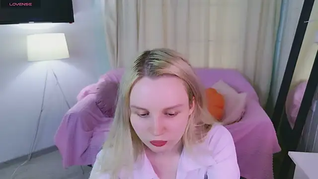Snapshot of Beatrica_Klein chatting on June 2026 03:51:02 PM Beatrica Klein online show from June 2026 03:51:02 PM