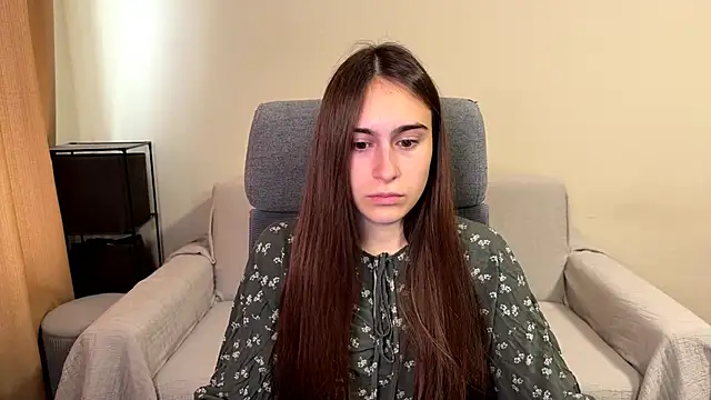 AliceKolltt online show from October 2025 08:37:01 AM