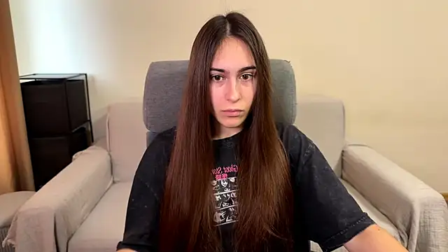 AliceKolltt online show from November 2025 09:47:02 AM