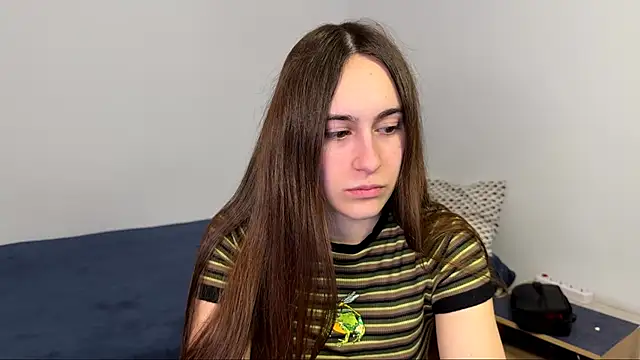 AliceKolltt online show from April 2026 09:04:01 PM