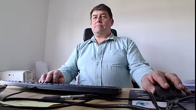 Snapshot of sympatrique chatting on April 2026 03:13:01 PM sympatrique online show from April 2026 03:13:01 PM