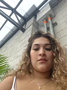 Sara smiiith211 online show from October 2025 06:03:02 PM