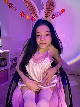 MiniSophiaa online show from April 2026 08:23:02 AM