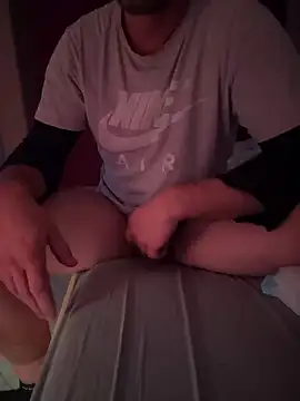 Snapshot of Bennyben8604 chatting on December 2024 01:32:01 AM Bennyben8604 online show from December 2024 01:32:01 AM