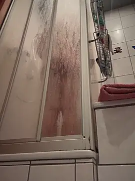 Snapshot of Bennyben8604 chatting on December 2024 08:51:01 PM Bennyben8604 online show from December 2024 08:51:01 PM