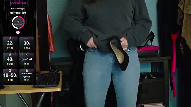 TreeJeanne online show from October 2025 12:42:02 PM